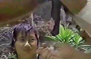 bú ngựa tinh ranh trong bao cao su