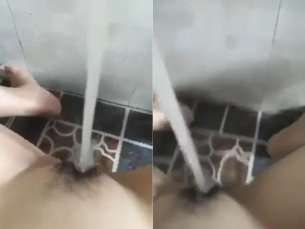 sex hàng Cô bạn gái thủ dâm cực mạnh với vòi nước